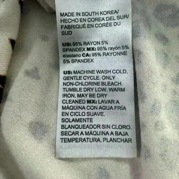 Chicos Women’s 0 US Small Long Sleeve Tunic Cheetah Animal Print Blouse Top - Picture 11 of 12